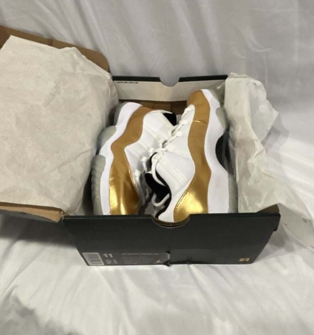 Air Jordan 11 Retro Low Closing Ceremony White Metallic Gold Coin Size 11